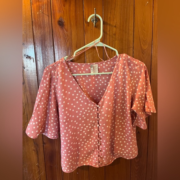 Tops - 2 for $5 🌼 Pink and white polka dot crop top